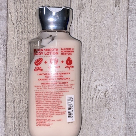 Bath & Body Works Japanese Cherry Blossom hand lotion - Picture 4 of 5